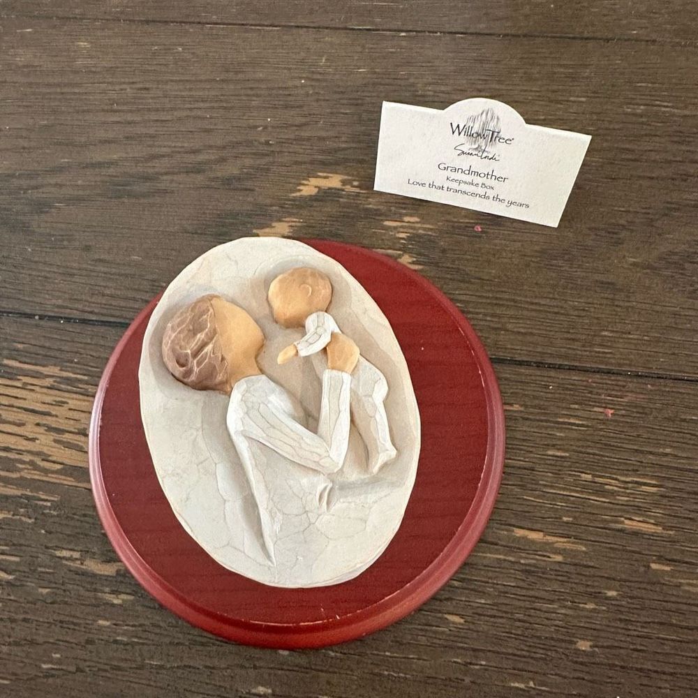 DEMDACO Willow Tree Grandmother : Love that Transcends the Years Trinket Box NEW